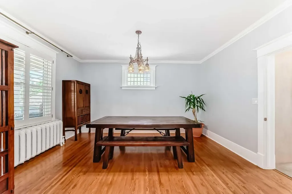 4112 8 Street SW Calgary AB T2S 2N9
