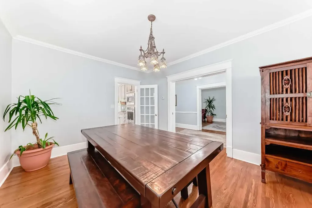 4112 8 Street SW Calgary AB T2S 2N9