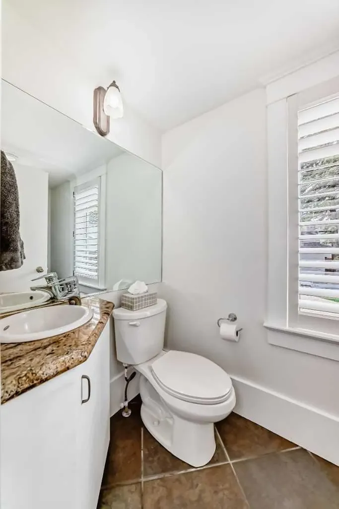4112 8 Street SW Calgary AB T2S 2N9