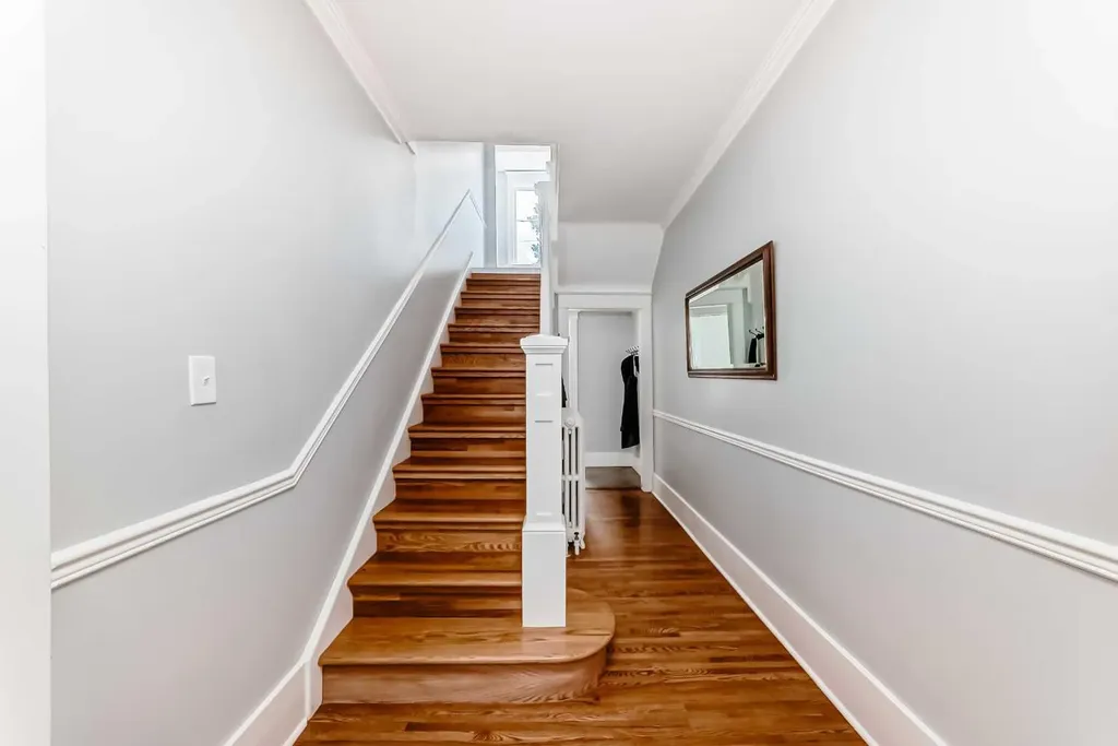 4112 8 Street SW Calgary AB T2S 2N9