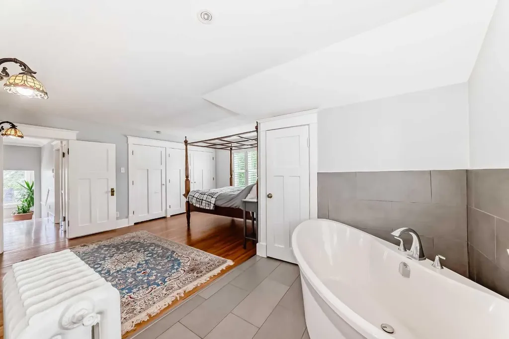 4112 8 Street SW Calgary AB T2S 2N9