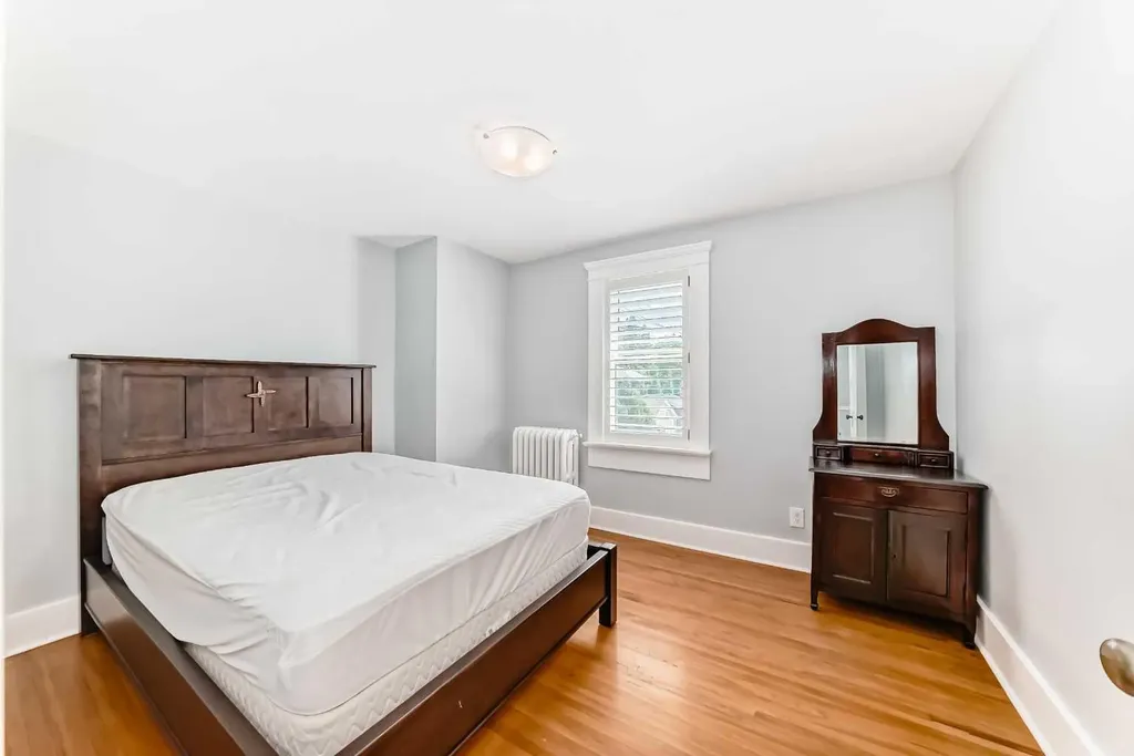 4112 8 Street SW Calgary AB T2S 2N9