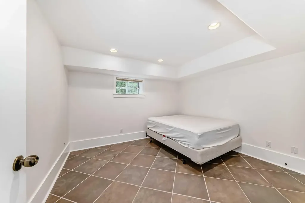 4112 8 Street SW Calgary AB T2S 2N9