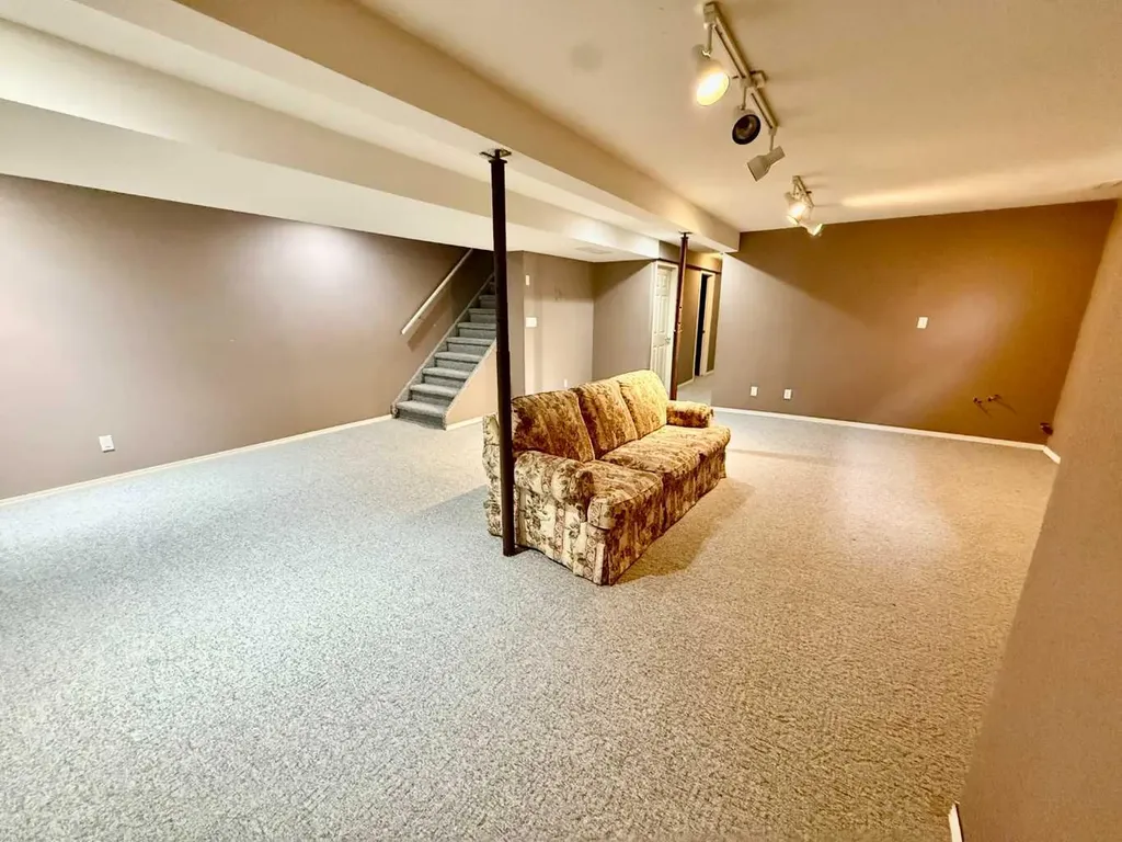 5119 51 Street Provost AB T0B3S0