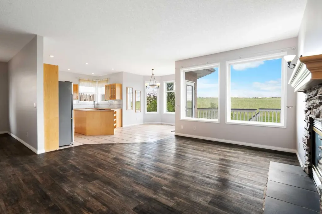 79 Royal Crest Way NW Calgary AB T3G 4M9
