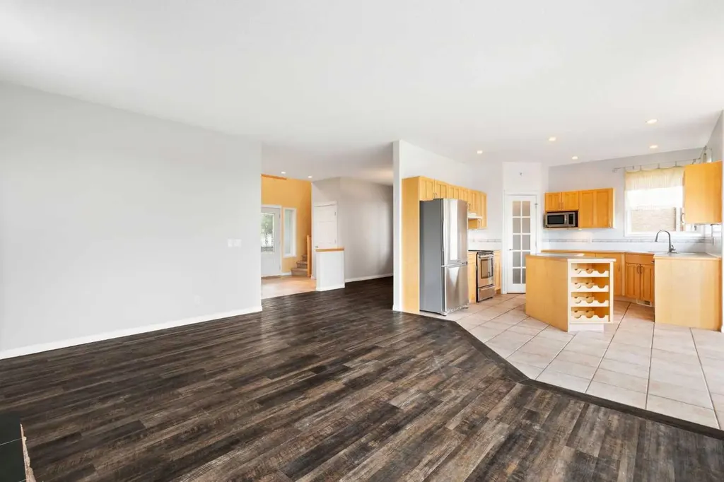 79 Royal Crest Way NW Calgary AB T3G 4M9