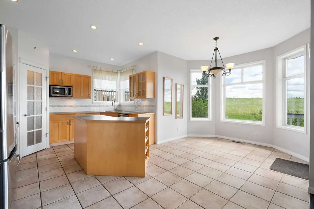 79 Royal Crest Way NW Calgary AB T3G 4M9