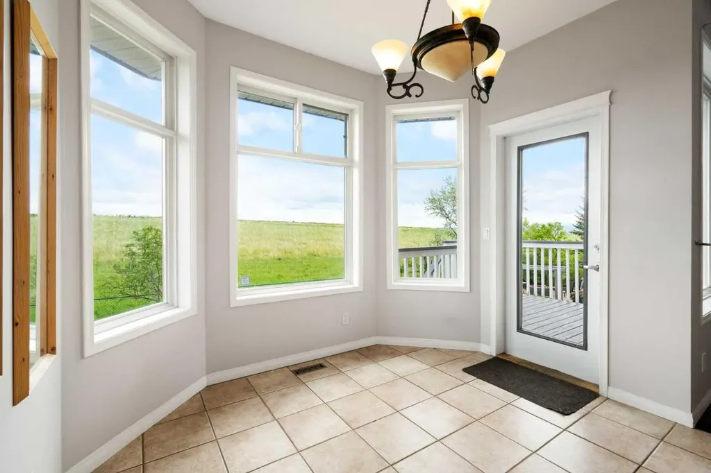 79 Royal Crest Way NW Calgary AB T3G 4M9