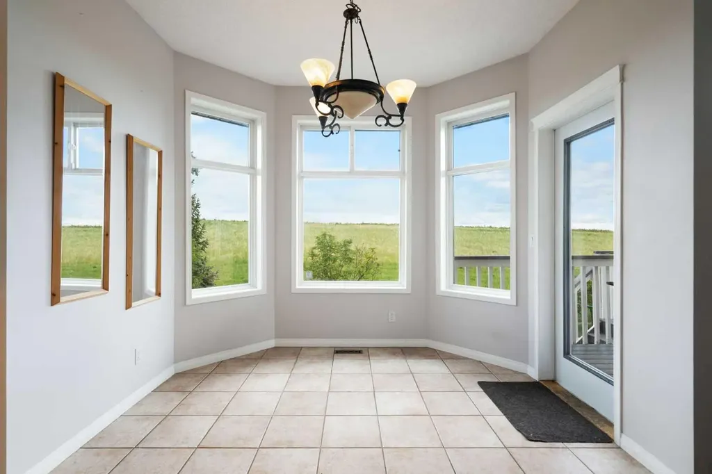 79 Royal Crest Way NW Calgary AB T3G 4M9