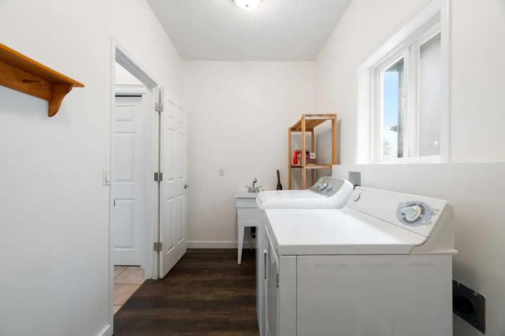79 Royal Crest Way NW Calgary AB T3G 4M9