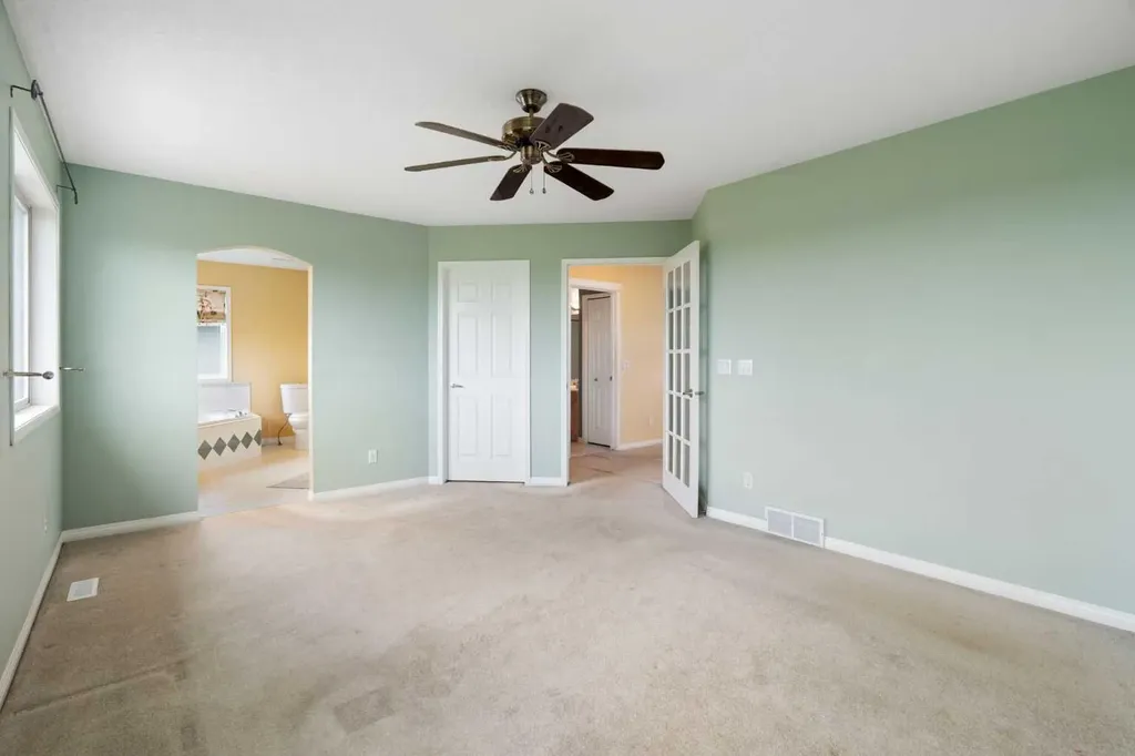 79 Royal Crest Way NW Calgary AB T3G 4M9