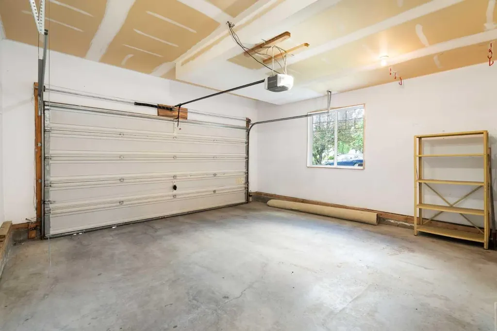 79 Royal Crest Way NW Calgary AB T3G 4M9