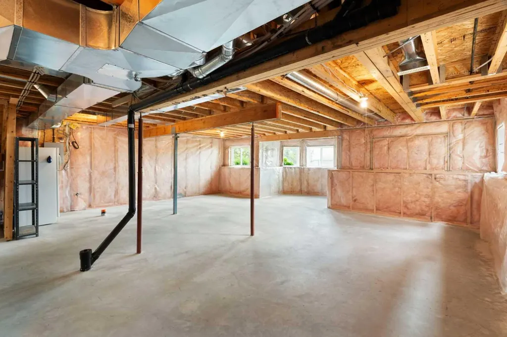 79 Royal Crest Way NW Calgary AB T3G 4M9
