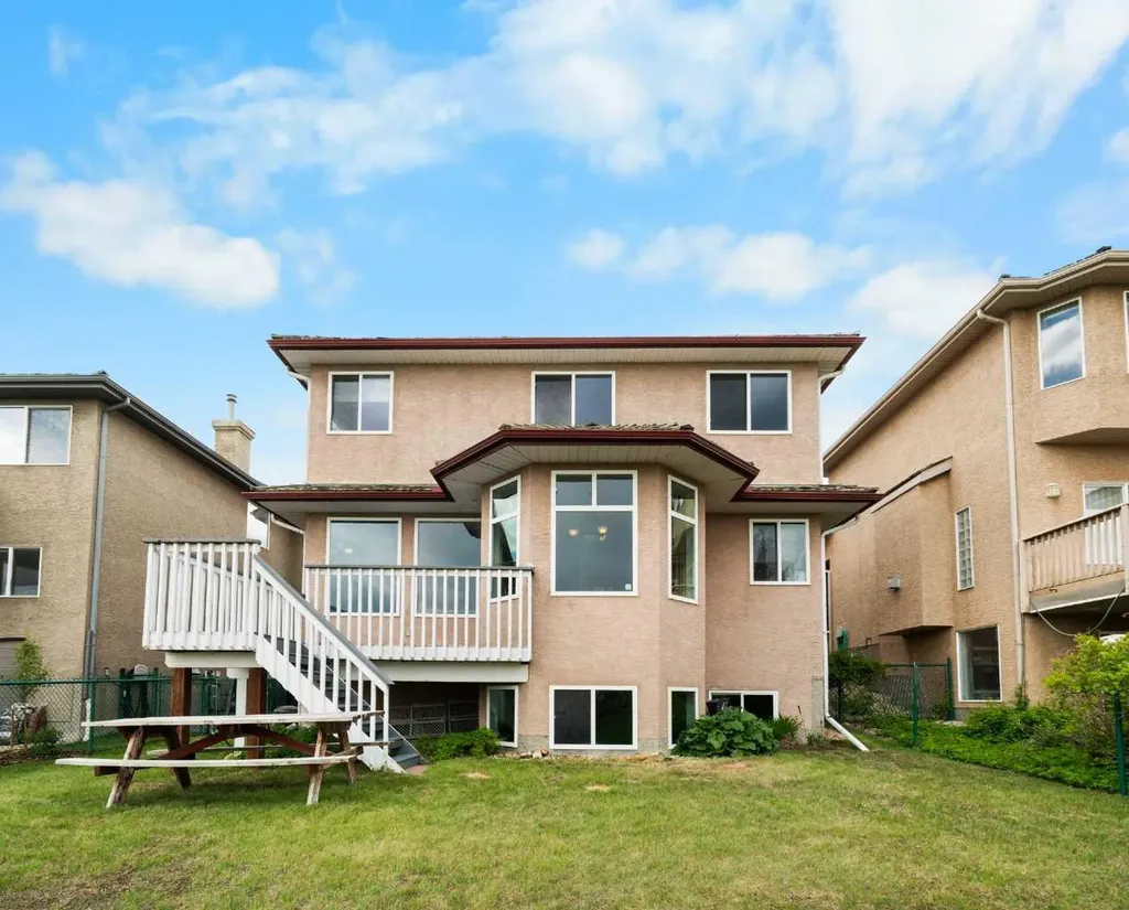 79 Royal Crest Way NW Calgary AB T3G 4M9