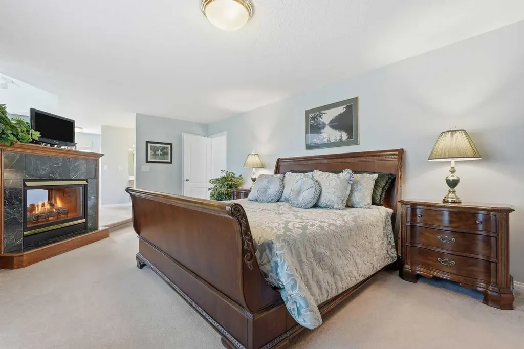 1649 Evergreen Hill SW Calgary AB T2Y 3B6