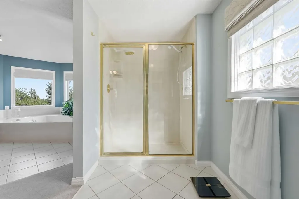 1649 Evergreen Hill SW Calgary AB T2Y 3B6
