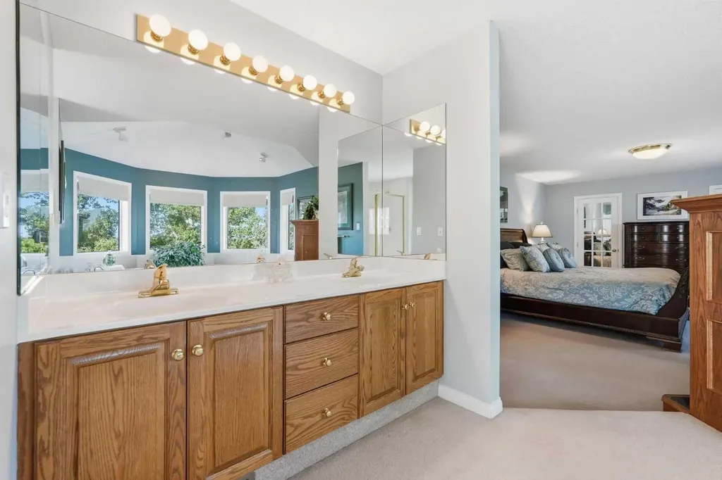 1649 Evergreen Hill SW Calgary AB T2Y 3B6