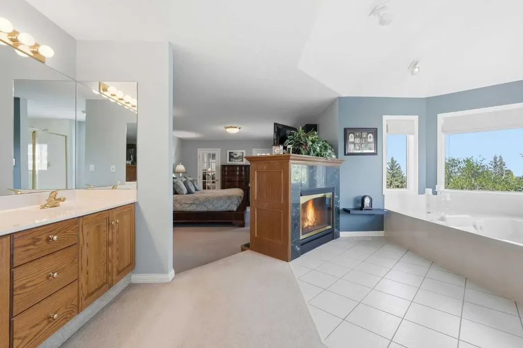 1649 Evergreen Hill SW Calgary AB T2Y 3B6