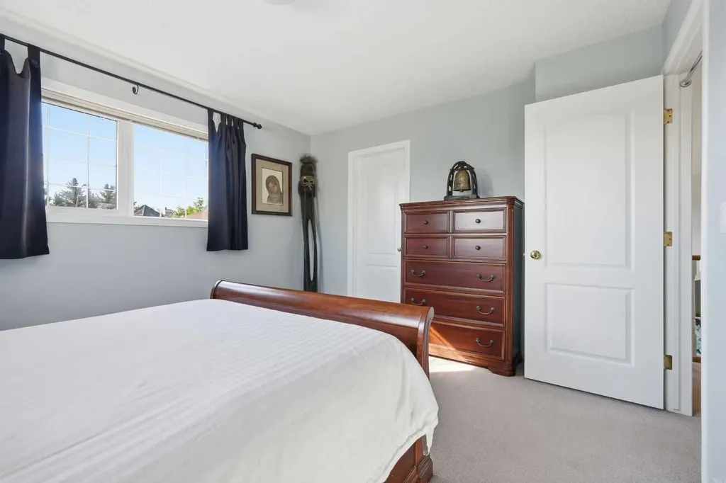 1649 Evergreen Hill SW Calgary AB T2Y 3B6
