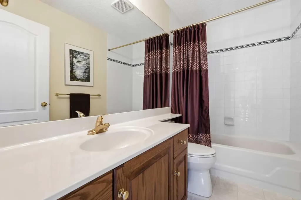 1649 Evergreen Hill SW Calgary AB T2Y 3B6