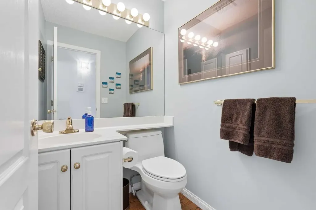 1649 Evergreen Hill SW Calgary AB T2Y 3B6