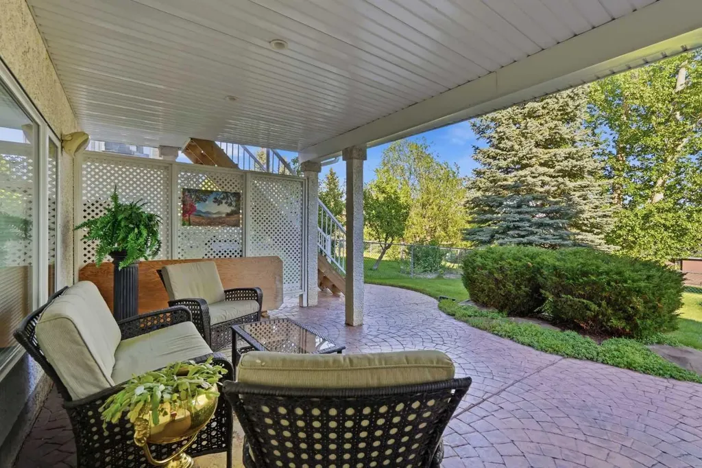 1649 Evergreen Hill SW Calgary AB T2Y 3B6