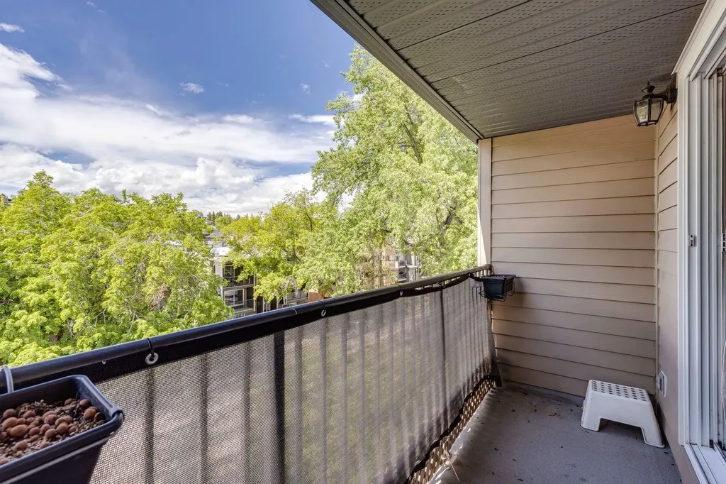 2508 17 Street SW Calgary AB T2T 4M8
