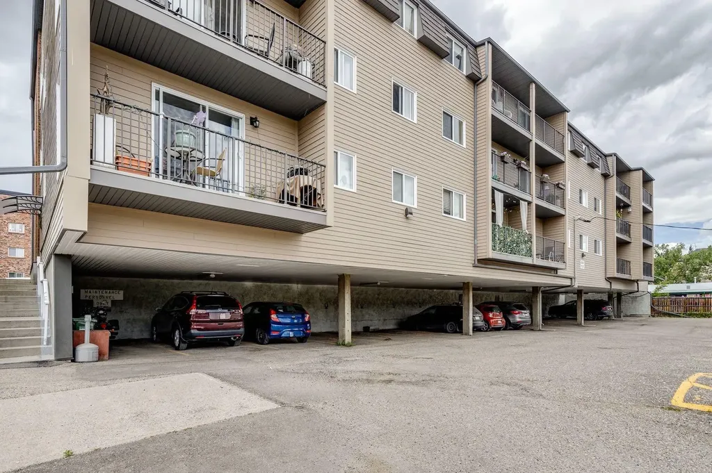 2508 17 Street SW Calgary AB T2T 4M8