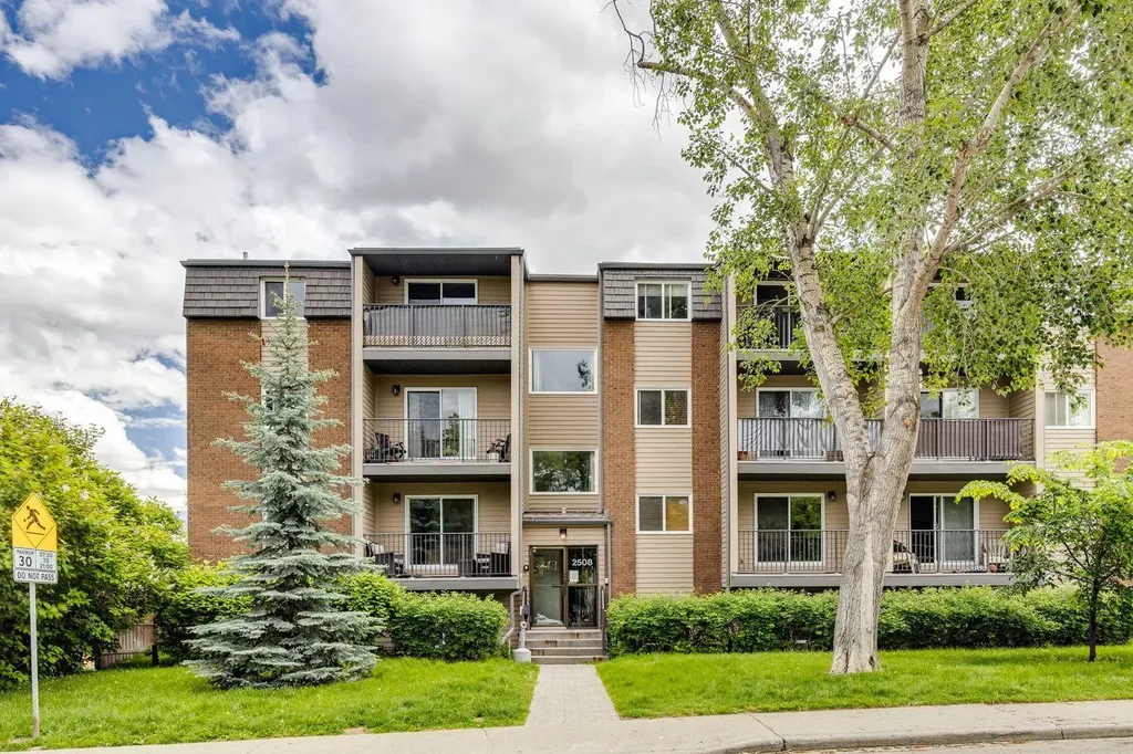 2508 17 Street SW Calgary AB T2T 4M8