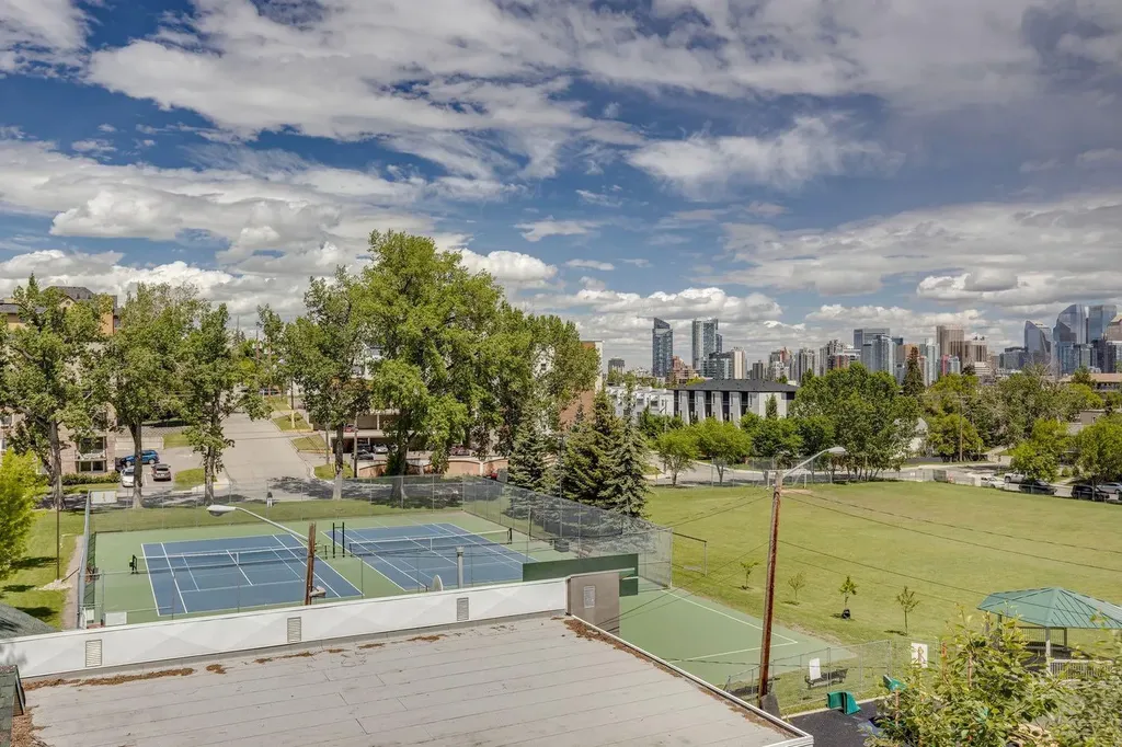 2508 17 Street SW Calgary AB T2T 4M8