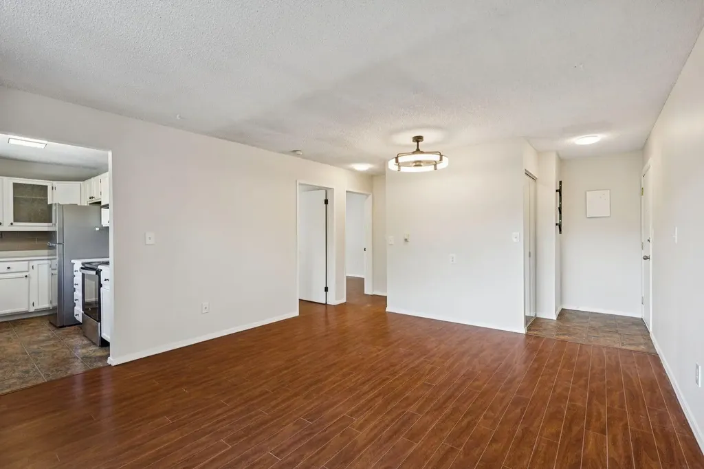 2508 17 Street SW Calgary AB T2T 4M8
