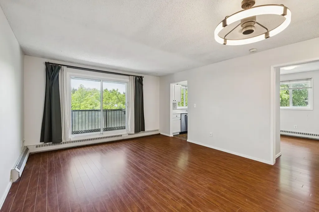 2508 17 Street SW Calgary AB T2T 4M8
