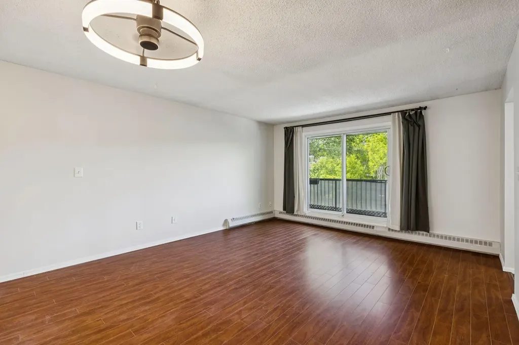 2508 17 Street SW Calgary AB T2T 4M8