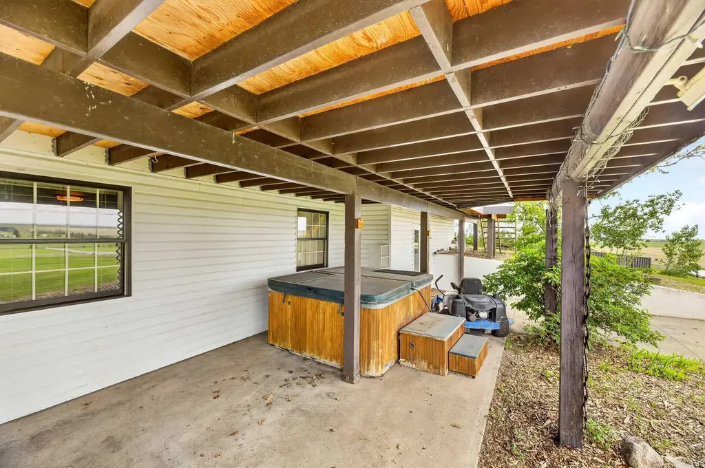 272098 Rge Road 282a Rural Rocky View County AB T4A 2Y4