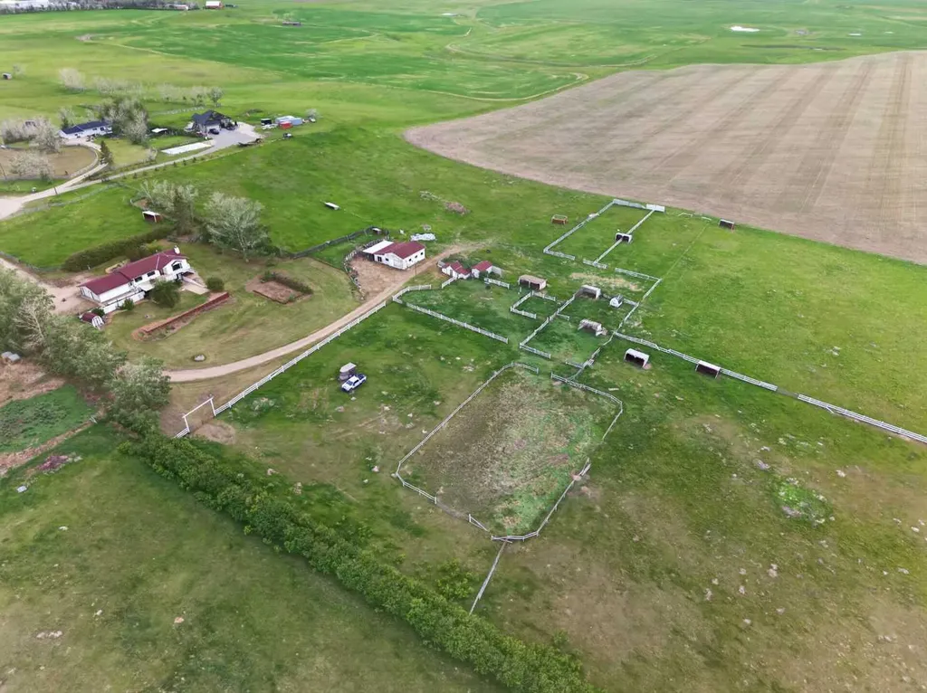 272098 Rge Road 282a Rural Rocky View County AB T4A 2Y4