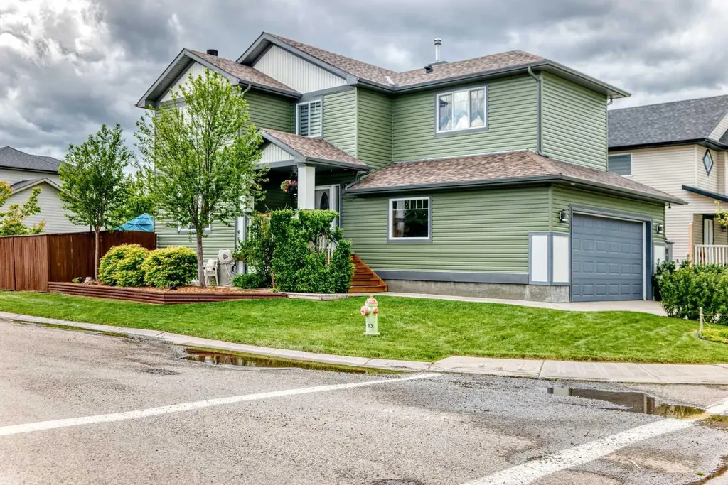 21 Mckinnon Street NW Langdon AB T0J 1X2