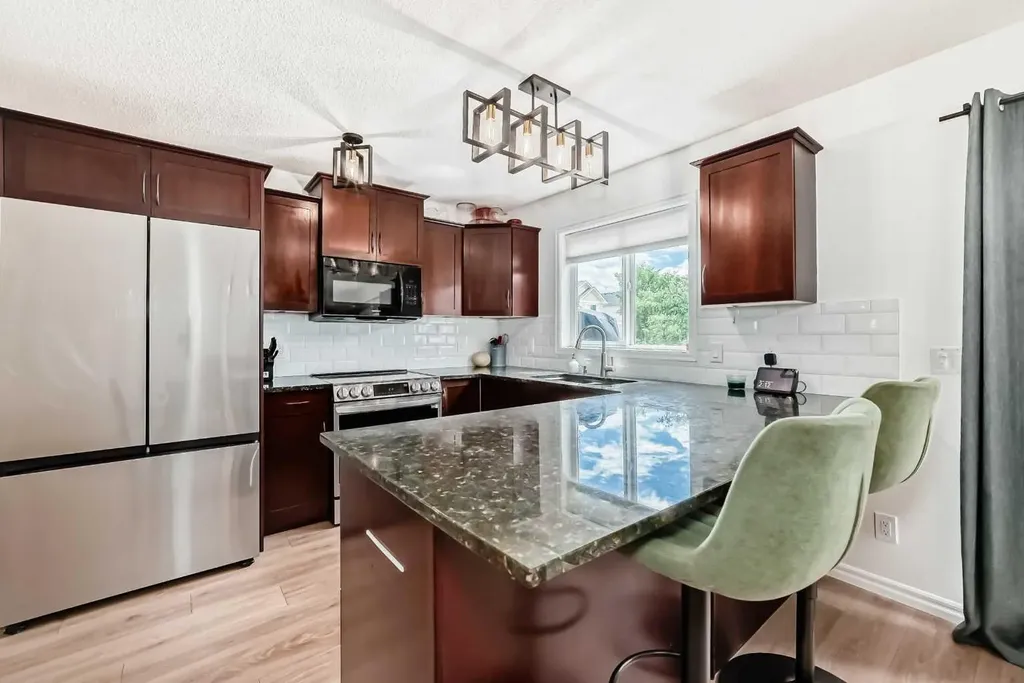 21 Mckinnon Street NW Langdon AB T0J 1X2