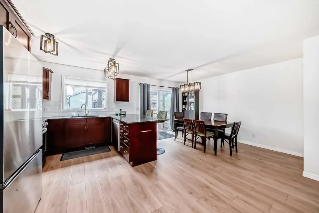 21 Mckinnon Street NW Langdon AB T0J 1X2