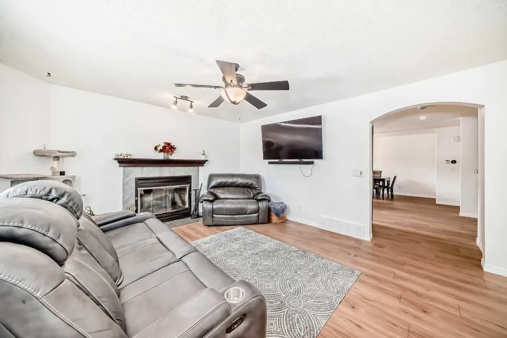21 Mckinnon Street NW Langdon AB T0J 1X2