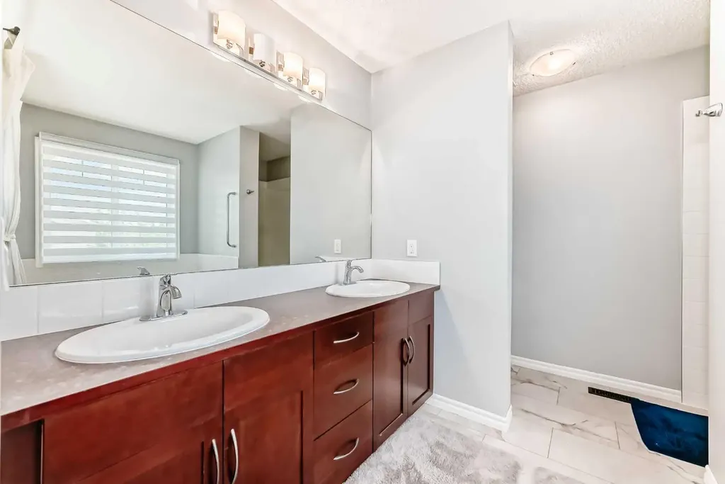 21 Mckinnon Street NW Langdon AB T0J 1X2