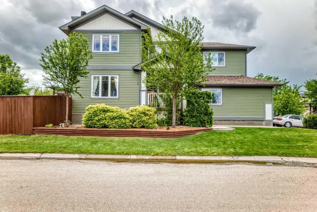 21 Mckinnon Street NW Langdon AB T0J 1X2