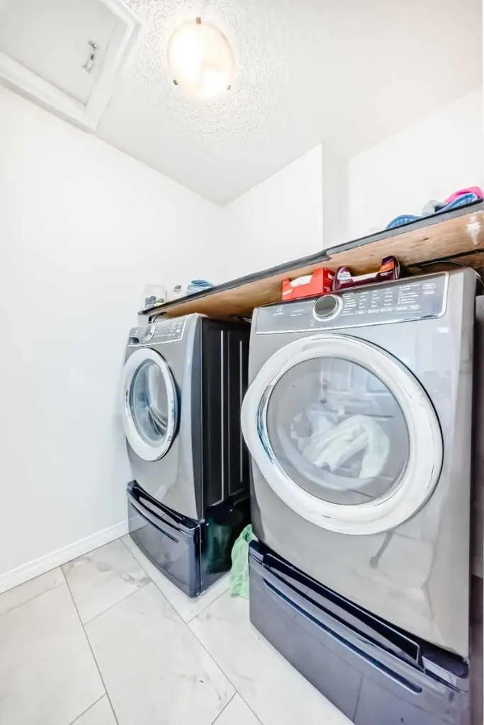 21 Mckinnon Street NW Langdon AB T0J 1X2