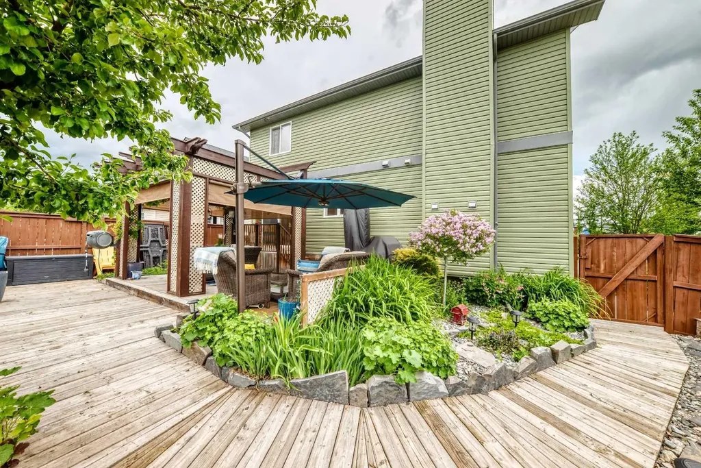 21 Mckinnon Street NW Langdon AB T0J 1X2