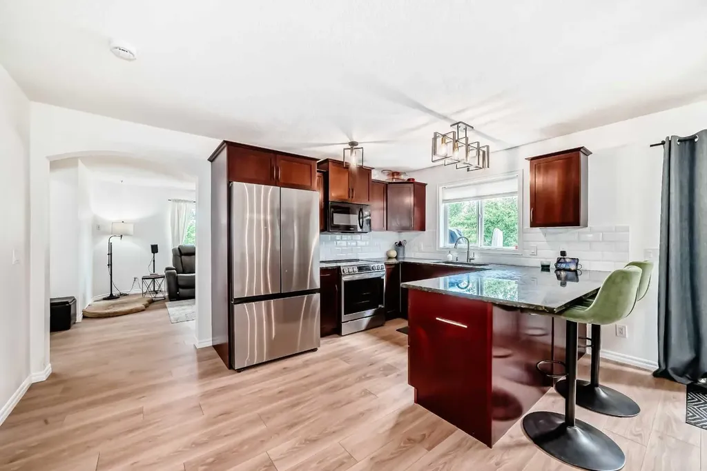 21 Mckinnon Street NW Langdon AB T0J 1X2