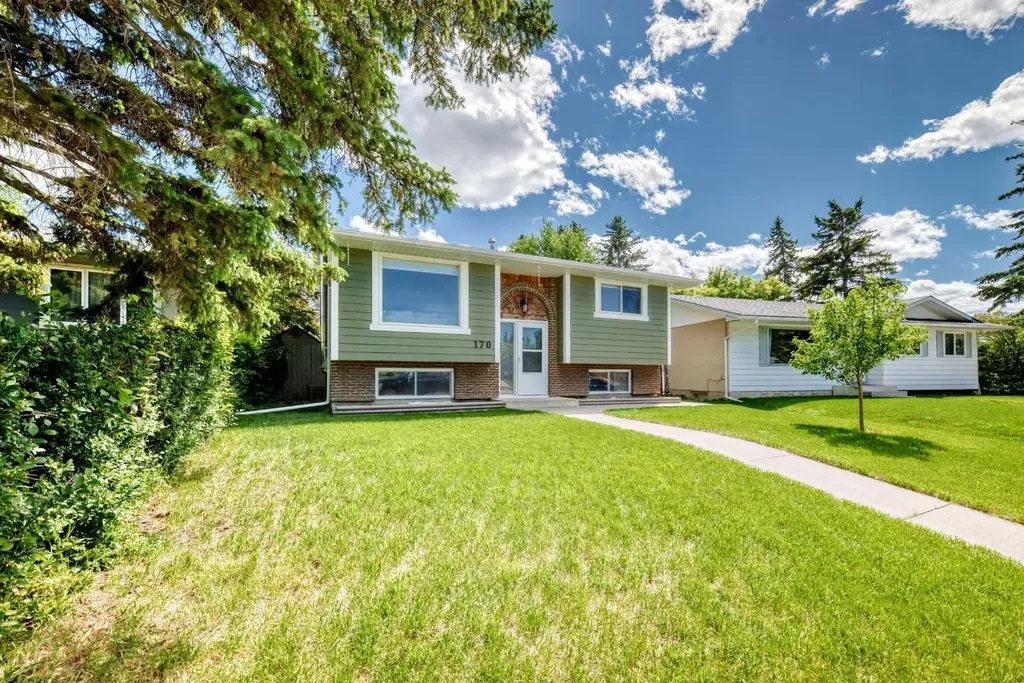 170 Lake Sylvan Close SE Calgary AB T2J 3E6