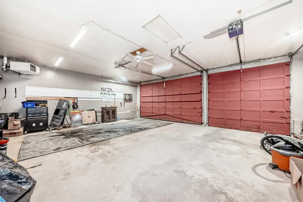 170 Lake Sylvan Close SE Calgary AB T2J 3E6