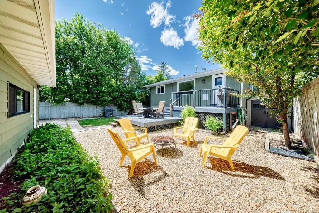 170 Lake Sylvan Close SE Calgary AB T2J 3E6
