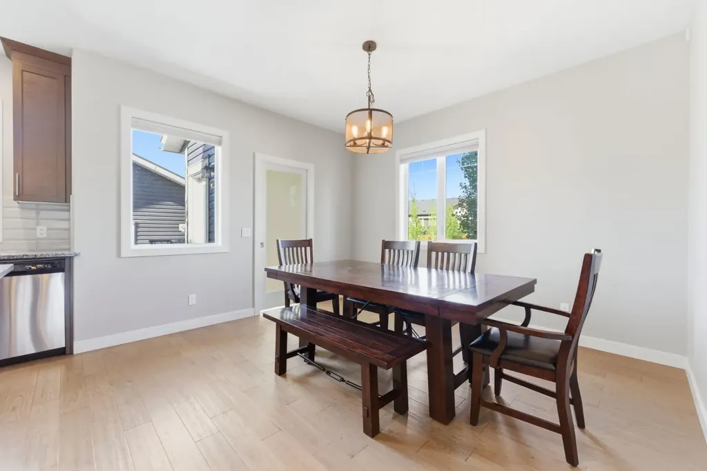62 Fireside Circle Cochrane AB T4C0Z5
