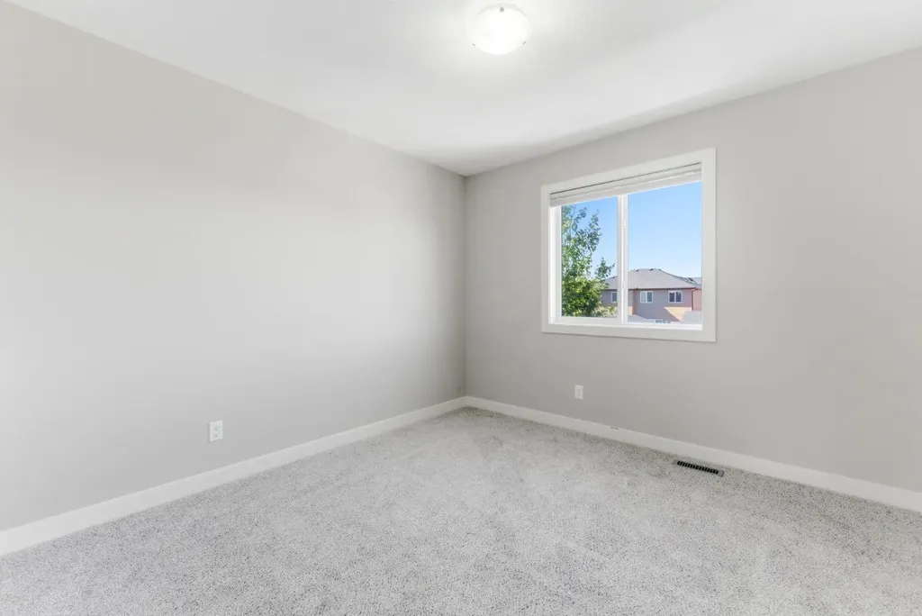 62 Fireside Circle Cochrane AB T4C0Z5