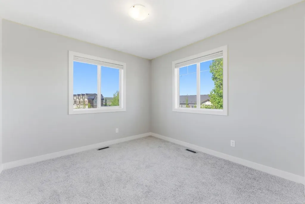 62 Fireside Circle Cochrane AB T4C0Z5